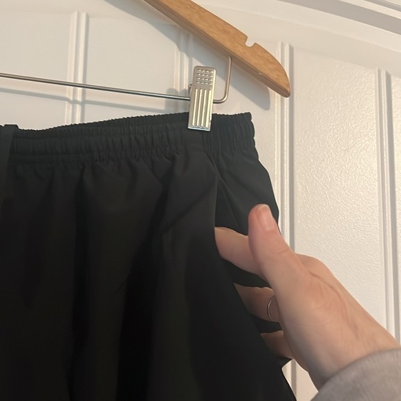 Nike running Shorts Size XL - Picture 2 of 4